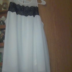 Michael Kors size XL Long sleeved peek a boo shoulder shirt